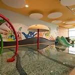Helikon, Hotel 4*