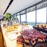 Helikon, Hotel 4*