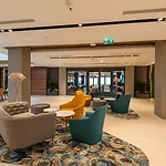 Helikon, Hotel