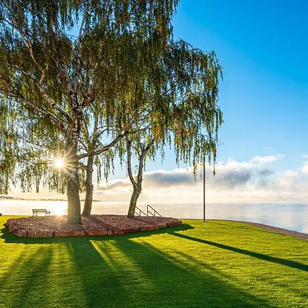 Helikon, Ξενοδοχείο 4*