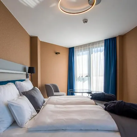 מלון Helikon, קסזטלי