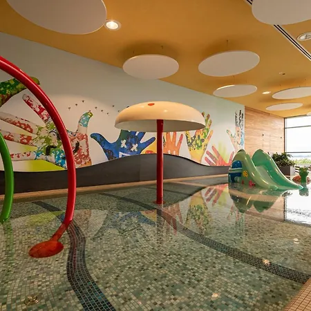 Helikon, Hotel 4*