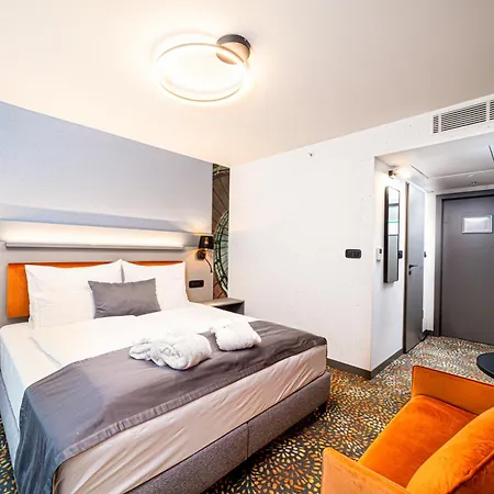 Hotel Helikon, 4*