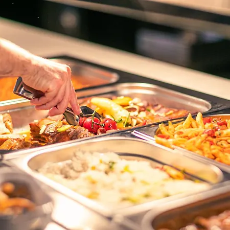 Helikon, מלון קסזטלי