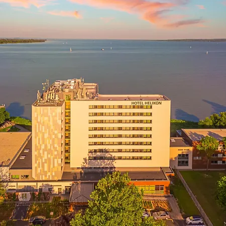 Helikon, ケストヘイ