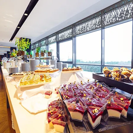 Helikon, Hotel 4*