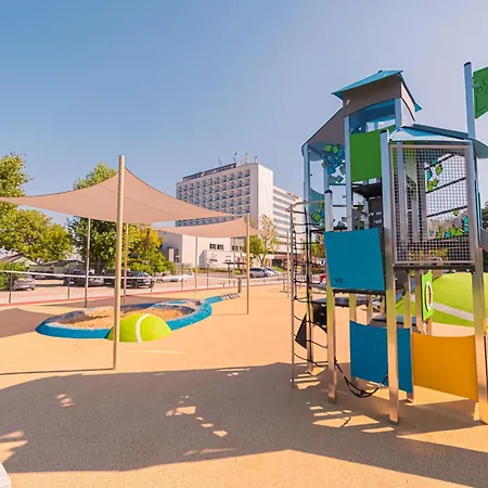 מלון Helikon, 4*