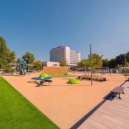 Helikon, ケストヘイ