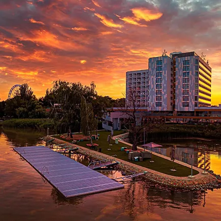 Helikon, Hotell Keszthely