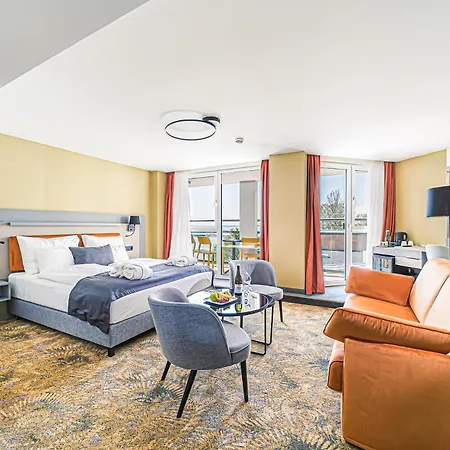 Helikon, Ξενοδοχείο