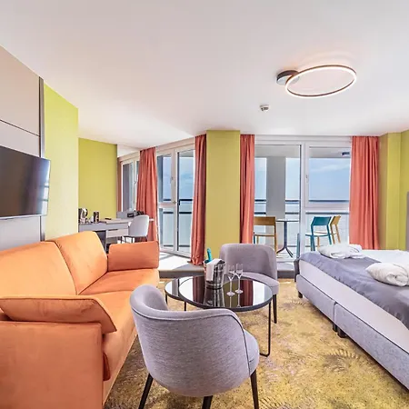 Helikon, מלון קסזטלי