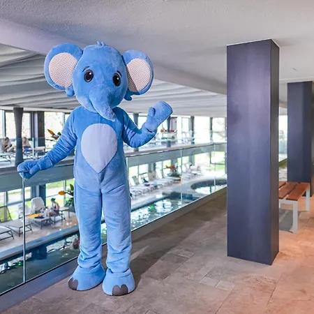 Helikon, מלון קסזטלי