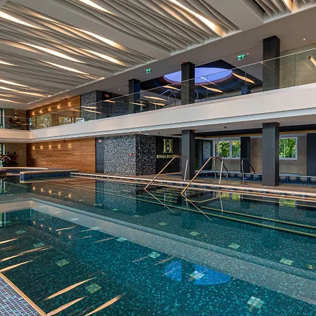 מלון Helikon, קסזטלי