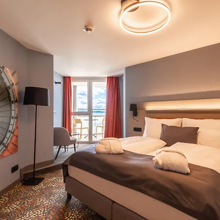 Helikon, Szálloda 4*