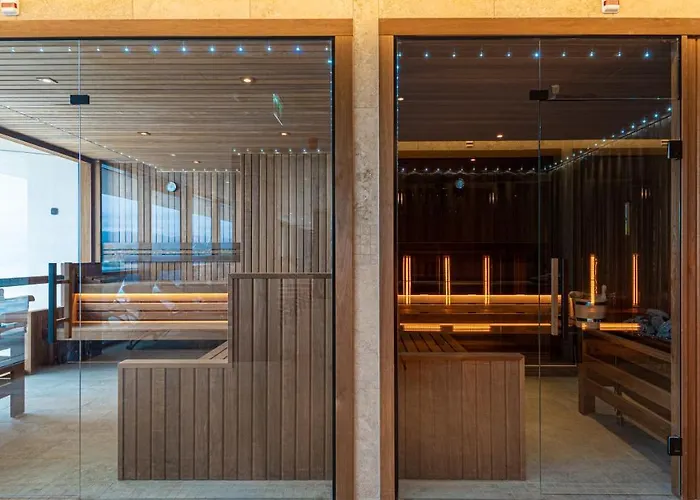 ホテル Helikon, 4*