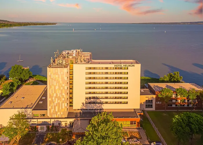 Helikon, ケストヘイ