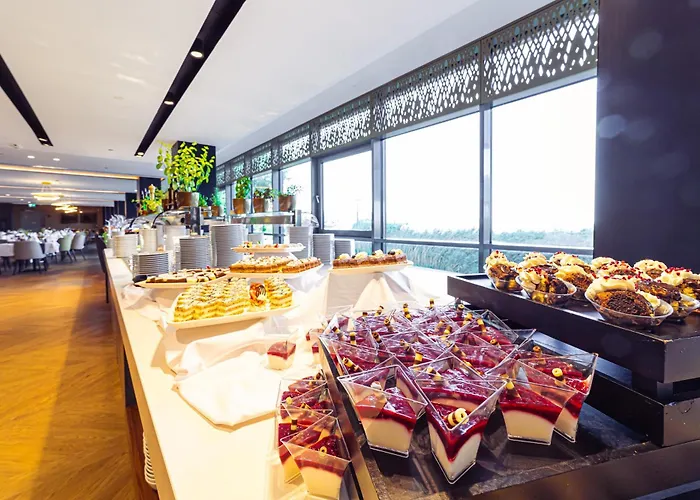 Helikon, Ξενοδοχείο 4*