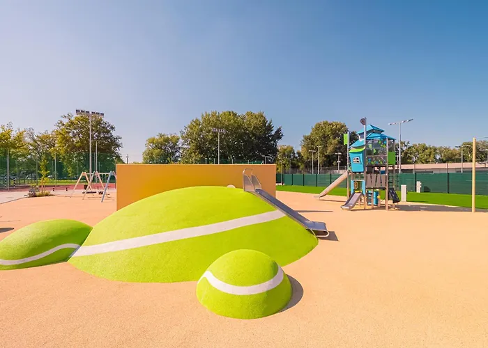 Helikon, Ξενοδοχείο 4*