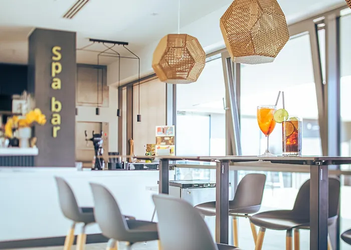 ホテル Helikon, 4*