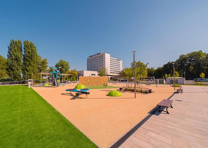 Helikon, Keszthely